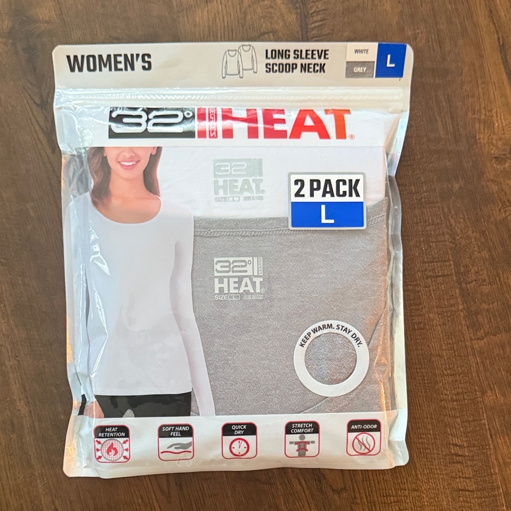32 Degrees Women's Long Sleeve Scoop Neck 2-Pack in White and Gray
